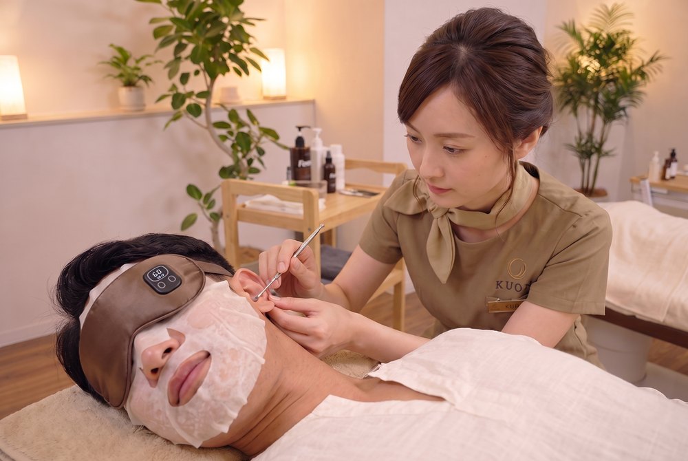 顔パック中の耳のケア